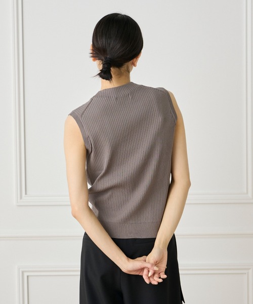 INED(イネド)の「1/28 Good Mood ノースリーブワイドリブニット(ニット/セーター・レディース・オフホワイト/カーキ/ネイビー/オレンジ・9号)」の19枚目の写真