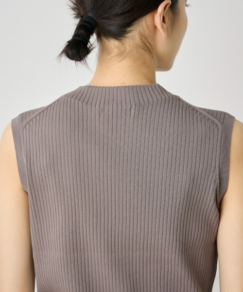 INED(イネド)の「1/28 Good Mood ノースリーブワイドリブニット(ニット/セーター・レディース・オフホワイト/カーキ/ネイビー/オレンジ・9号)」の22枚目の写真