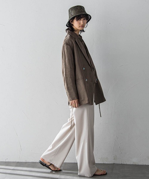 MAYSON GREY(メイソングレイ)の「ペーパーリネンダブルブレストジャケット≪手洗い可能≫(ダウンジャケット/コート・レディース・オフホワイト/ブラウン・M)」の4枚目の写真