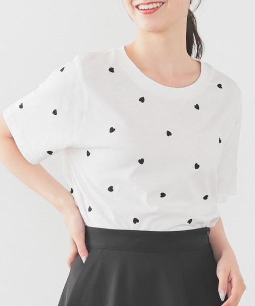 Honeys(ハニーズ)の「【UVカット】モチーフ刺繍Tシャツ(Tシャツ/カットソー・レディース・ホワイト系その他/ネイビー/ホワイト系その他3/ホワイト系その他2/ピンク・L/S/LL/M)」の3枚目の写真