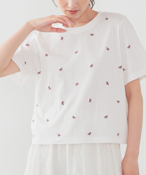 Honeys(ハニーズ)の「【UVカット】モチーフ刺繍Tシャツ(Tシャツ/カットソー・レディース・ホワイト系その他/ネイビー/ホワイト系その他3/ホワイト系その他2/ピンク・L/S/LL/M)」の4枚目の写真