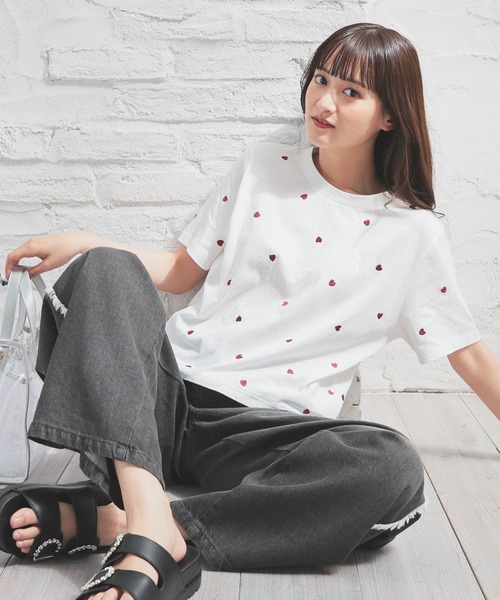 Honeys(ハニーズ)の「【UVカット】モチーフ刺繍Tシャツ(Tシャツ/カットソー・レディース・ホワイト系その他/ネイビー/ホワイト系その他3/ホワイト系その他2/ピンク・L/S/LL/M)」の8枚目の写真