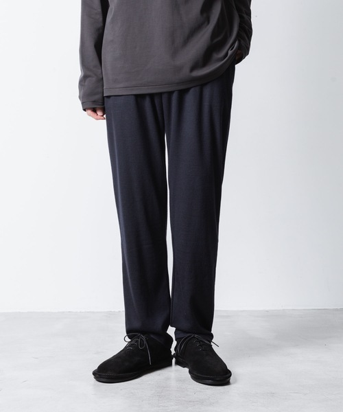 ATTACHMENT(アタッチメント)の「1/60 ウールスムース スリムフィット ラウンジトラウザーズ / 1/60 WOOL SMOOTH SLIM FIT LOUNGE TROUSERS(その他パンツ・メンズ・ネイビー/ブラック/キャメル・3/2/1)」の2枚目の写真