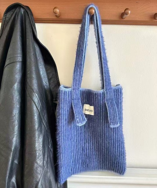 SHOUYO(ショウヨウ)の「3色展開|軽やかシャギー素材の配色トートバッグ(トートバッグ・レディース・ブラック/ブルー/ブラウン・F)」の1枚目の写真