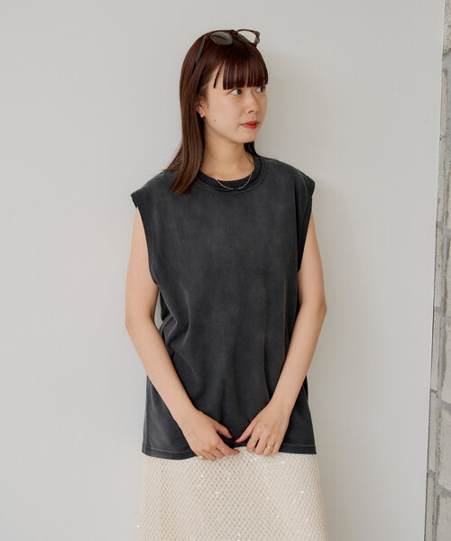 WHIMSIC(ウィムジック)の「*【WHIMSIC/2サイズ展開】サンフェードスリーブレスTシャツ(タンクトップ・メンズ・ホワイト/チャコールグレー/ブルー・1/2)」の5枚目の写真