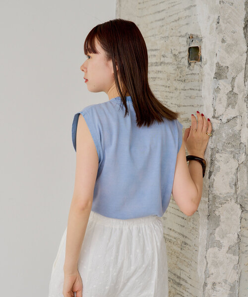 WHIMSIC(ウィムジック)の「*【WHIMSIC/2サイズ展開】サンフェードスリーブレスTシャツ(タンクトップ・メンズ・ホワイト/チャコールグレー/ブルー・1/2)」の19枚目の写真
