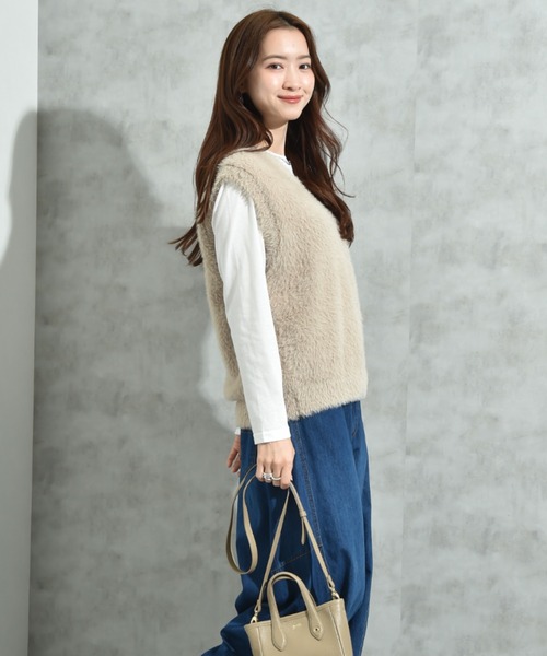 INTERPLANET（インタープラネット）の「フェザーベスト＋ロンＴ　ＳＥＴ（ベスト・レディース・チャコールグレー/ベージュ・FREE）」の7枚目の写真