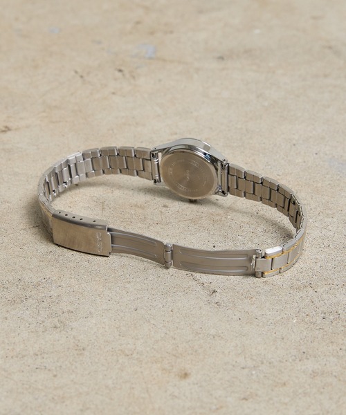 CASIO(カシオ)の「CASIO 腕時計 スタンダード アナログ メタルベルト ゴールド・コンビケース LTP-V006 カレンダー付き(アナログ腕時計・レディース・シルバー/ゴールド/ゴールド系その他・FREE)」の4枚目の写真