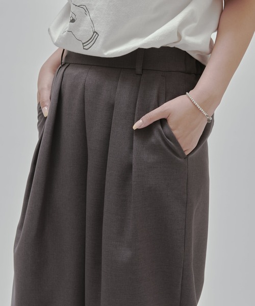 Lui's(ルイス)の「【MAY企画】コクーンタックワイドパンツ(スラックス・レディース・ブラック/グレー・36/38)」の7枚目の写真