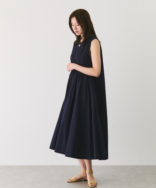 Jayro(ジャイロ)の「綿ブロードタックノースリワンピース(ワンピース・レディース・ネイビー/ブラック・M)」の3枚目の写真