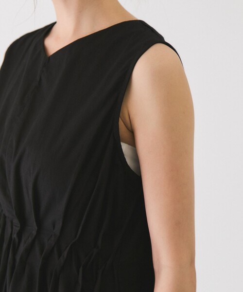 Jayro(ジャイロ)の「綿ブロードタックノースリワンピース(ワンピース・レディース・ネイビー/ブラック・M)」の21枚目の写真