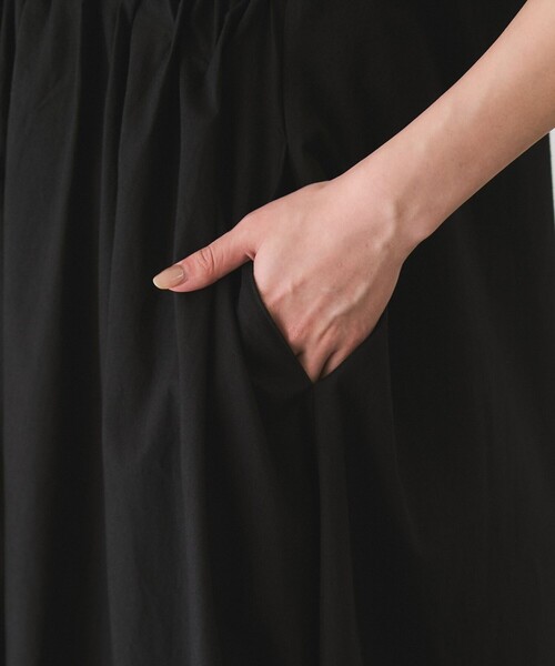 Jayro(ジャイロ)の「綿ブロードタックノースリワンピース(ワンピース・レディース・ネイビー/ブラック・M)」の20枚目の写真