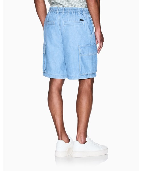 ARMANI EXCHANGE（アルマーニエクスチェンジ）の「【A|X アルマーニ エクスチェンジ】ヘリンボーンデニム カーゴハーフパンツ（カーゴパンツ・メンズ・ライトブルー・28inch/29inch/30inch/31inch/32inch/34inch/36inch/38inch/33inch）」の5枚目の写真