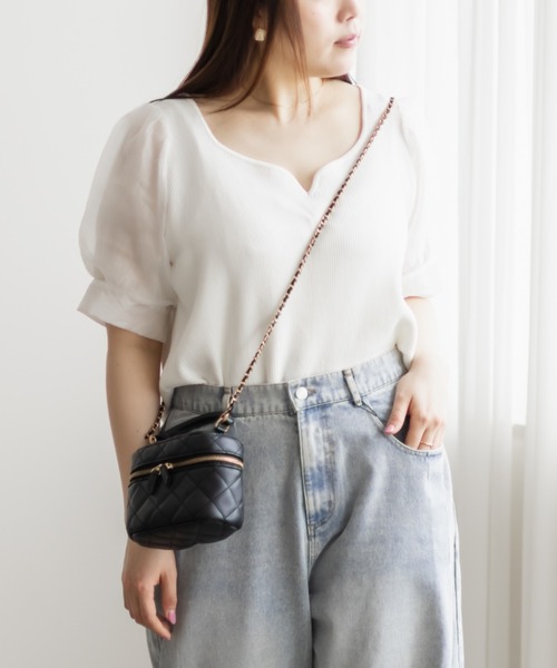 CLETTE(クレット)の「シアー袖ハートネックニット(ニット/セーター・レディース・ブラック/オフホワイト・LL/3L/4L)」の2枚目の写真