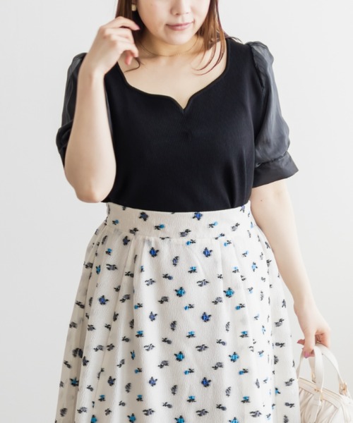 CLETTE(クレット)の「シアー袖ハートネックニット(ニット/セーター・レディース・ブラック/オフホワイト・LL/3L/4L)」の8枚目の写真