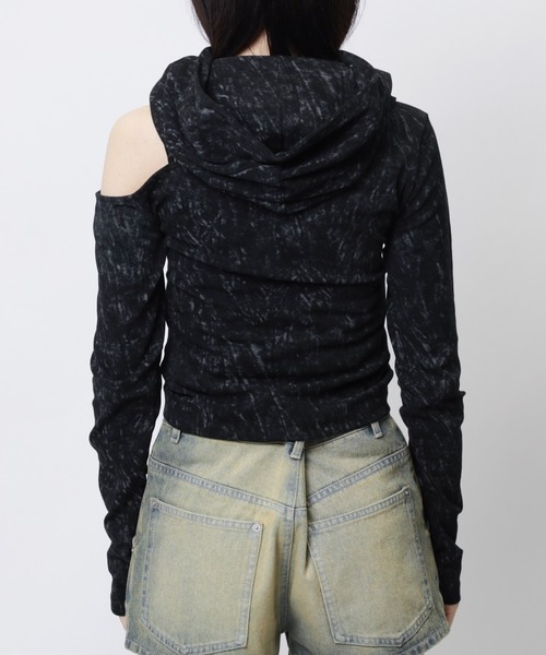 SPIRALGIRL（スパイラルガール）の「バラクラバ風アシメトップス（Tシャツ/カットソー・レディース・オフホワイト/ブラウン/ブラック・FREE）」の4枚目の写真