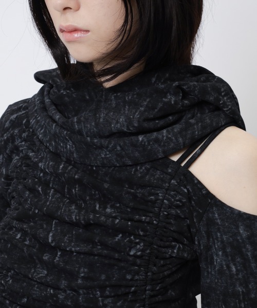 SPIRALGIRL（スパイラルガール）の「バラクラバ風アシメトップス（Tシャツ/カットソー・レディース・オフホワイト/ブラウン/ブラック・FREE）」の5枚目の写真