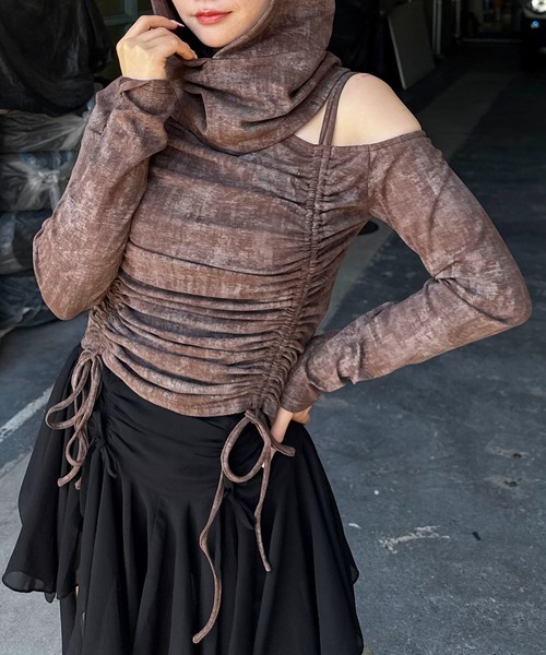 SPIRALGIRL（スパイラルガール）の「バラクラバ風アシメトップス（Tシャツ/カットソー・レディース・オフホワイト/ブラウン/ブラック・FREE）」の18枚目の写真