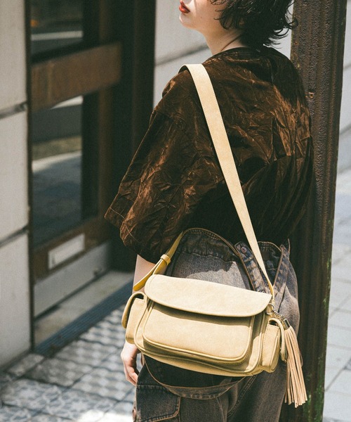 niko and...（ニコアンド）の「オリジナル6ポケットタッセルショルダーバッグ（ショルダーバッグ・レディース・ブラック/ベージュ/ダークブラウン・0）」の22枚目の写真