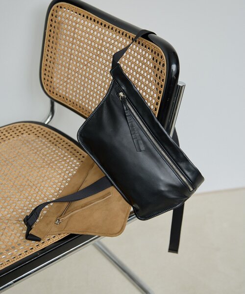 Whim Gazette(ウィムガゼット)の「【Hoaw.】レザーウエストポーチ(ボディバッグ/ウエストポーチ・レディース・ブラック/キャメル・FREE)」の3枚目の写真