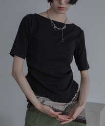 アシンメトリーフリルヘムトップス