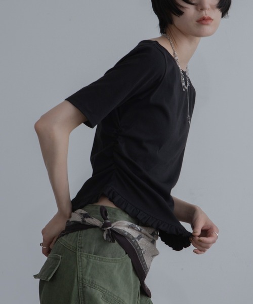 VACANCY(ヴァカンシー)の「アシンメトリーフリルヘムトップス(Tシャツ/カットソー・レディース・ホワイト/レッド/ブラック・FREE)」の8枚目の写真