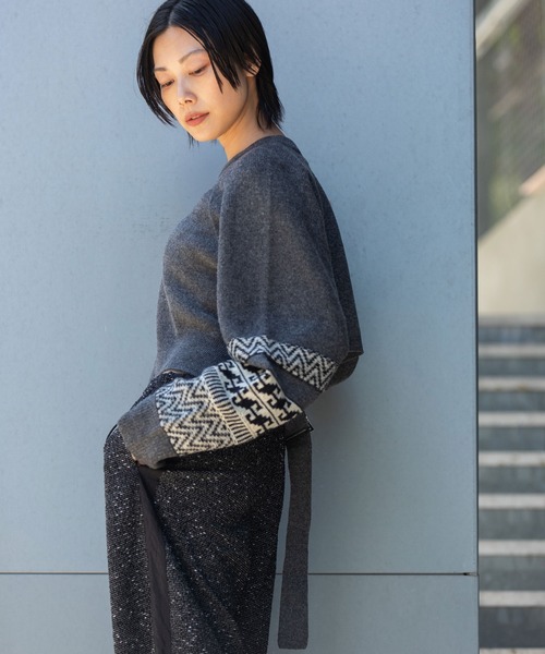 Munich(ミューニック)の「ノルディック柄ニットバックベルトプルオーバー(ニット/セーター・レディース・チャコールグレー/ボルドー/アイボリー・FREE)」の13枚目の写真