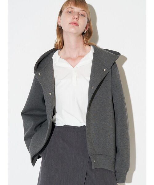 ELENDEEK（エレンディーク）の「タックヘムフーディ（パーカー・レディース・チャコールグレー/グレー/オフホワイト・FREE）」の18枚目の写真