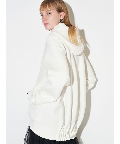 ELENDEEK（エレンディーク）の「タックヘムフーディ（パーカー・レディース・チャコールグレー/グレー/オフホワイト・FREE）」の20枚目の写真