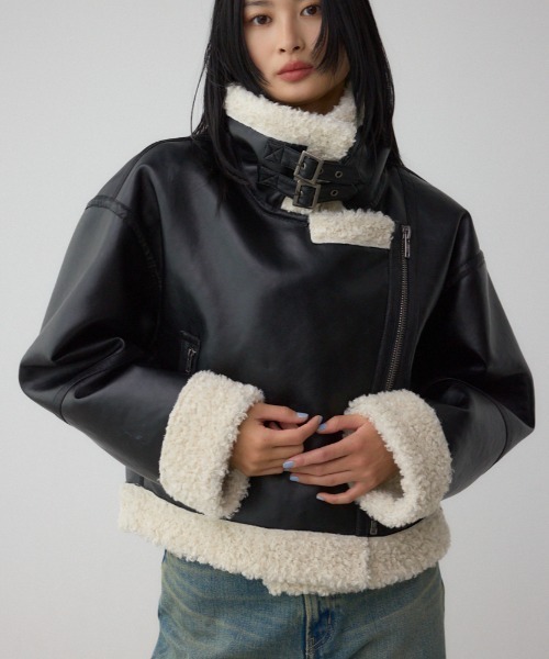 AZUL by moussy（アズールバイマウジー）の「フェイクレザー/スエード フェイクムートンジャケット（ブルゾン・レディース・ブラウン/ブラック/ブラック系その他2/ライトベージュ・SMALL/MEDIUM）」の3枚目の写真