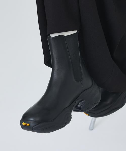 Au BANNISTER（オゥバニスター）の「【Vibram/ヴィブラムソール】サイドゴアブーツ（ブーツ・レディース・ブラック/ライトベージュ・S/M/L）」の5枚目の写真