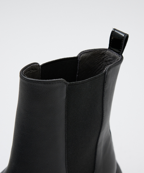 Au BANNISTER（オゥバニスター）の「【Vibram/ヴィブラムソール】サイドゴアブーツ（ブーツ・レディース・ブラック/ライトベージュ・S/M/L）」の12枚目の写真