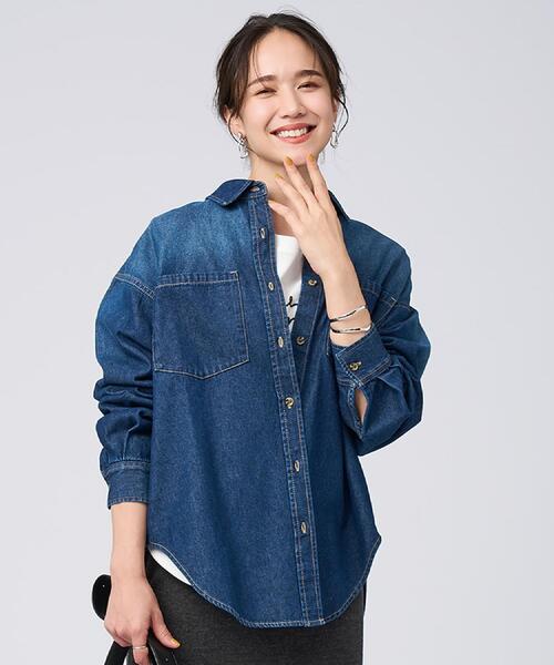 SHOO・LA・RUE(シューラルー)の「【S-LL】大人のカジュアルコーデに こなれデニムシャツ(シャツ/ブラウス・レディース・ブルー/チャコールグレー/ネイビー・02/01/04/03)」の17枚目の写真