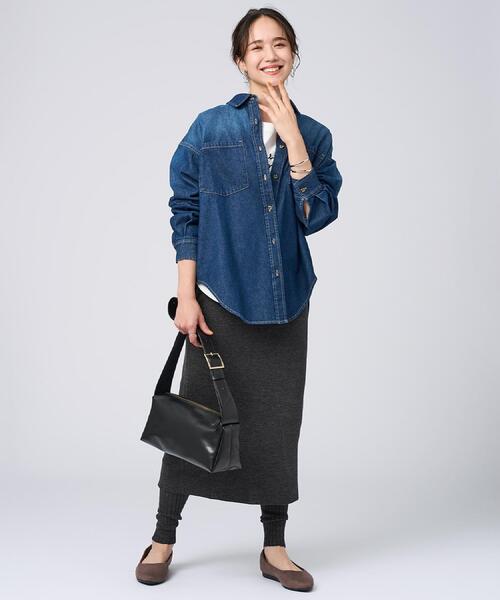 SHOO・LA・RUE(シューラルー)の「【S-LL】大人のカジュアルコーデに こなれデニムシャツ(シャツ/ブラウス・レディース・ブルー/チャコールグレー/ネイビー・02/01/04/03)」の14枚目の写真