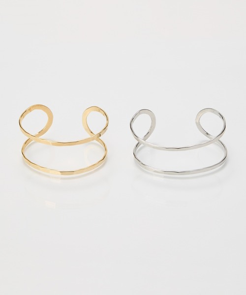 Phoebe（フィービィー）の「【金属アレルギー対応】2ラインテクスチャーワイドカフバングル/ニッケルフリー（バングル/リストバンド・レディース・イエローゴールド/シルバー・FREE）」の11枚目の写真