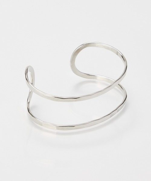 Phoebe（フィービィー）の「【金属アレルギー対応】2ラインテクスチャーワイドカフバングル/ニッケルフリー（バングル/リストバンド・レディース・イエローゴールド/シルバー・FREE）」の9枚目の写真