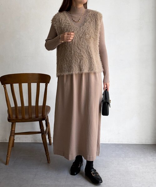 Chez toi（シェトワ）の「シャギーベスト×ニットワンピース（ワンピース・レディース・ブラック/グレー/チャコールグレー/ブラウン/ベージュ・FREE）」の5枚目の写真