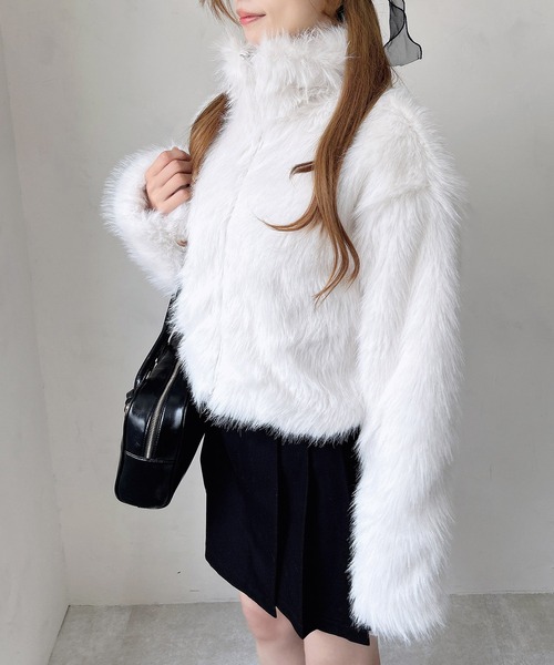 INGNI（イング）の「フロントジップスタンドカラーエコファーコート（ブルゾン・レディース・ブラック/ミックスグレー/アイボリー/ベージュ/ブラウン系8・M）」の20枚目の写真