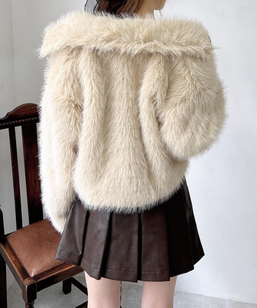 INGNI（イング）の「フロントジップスタンドカラーエコファーコート（ブルゾン・レディース・ブラック/ミックスグレー/アイボリー/ベージュ/ブラウン系8・M）」の15枚目の写真