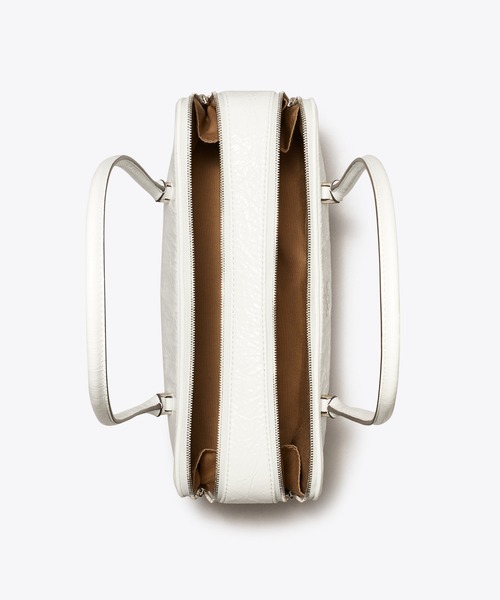 TORY BURCH(トリーバーチ)の「マシュマロ クリンクルレザー スモールサッチェル(ショルダーバッグ・レディース・ブラック・ONE SIZE)」の4枚目の写真