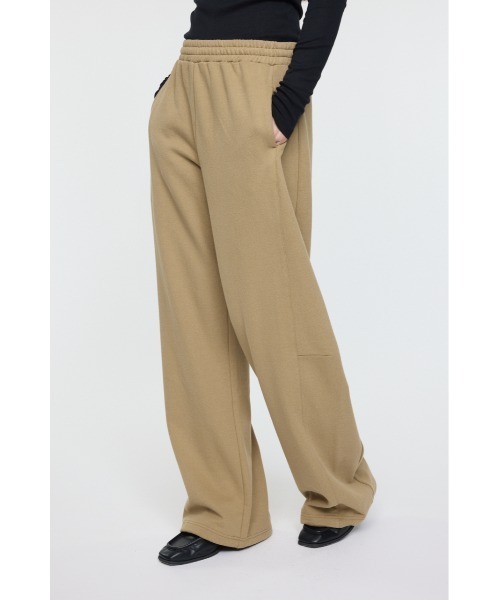 セール】【再入荷&新色登場】CURVE LINE SWEAT PANTS / カーブライン