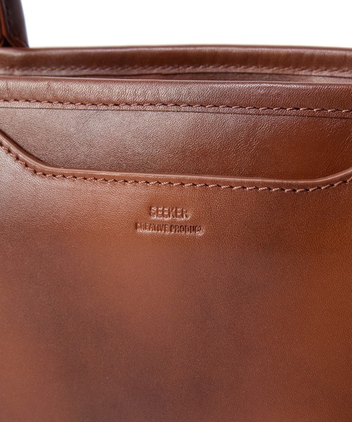 MEN'S BIGI(メンズビギ)の「【SEEKER/シーカー】別注 ムラレザー2wayトート&ショルダーバッグ(トートバッグ・メンズ・グレー/キャメル/ブラック・FREE)」の10枚目の写真