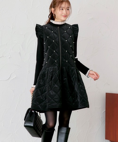 RUIRUE BOUTIQUE(ルイルエブティック)の「グロスタフタ×サーモ・アリーナ | 洗える | キルティング ジレ ワンピース ( パール / リボン ) | アウター / コート / ジレ / キルティングコート(ワンピース・レディース・ブラック/ブラック系1・L/M)」の4枚目の写真