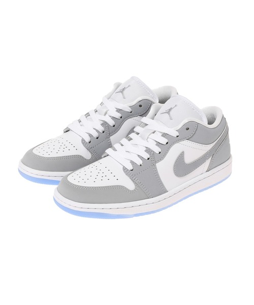 JORDAN BRAND(ジョーダンブランド)の「NIKE WMNS AIR JORDAN 1 LOW DC0774-105(スニーカー・メンズ・ホワイト・27cm/23.5㎝/24.5㎝/25㎝/23㎝/26cm/26.5cm/24㎝/27.5cm/28cm)」の1枚目の写真