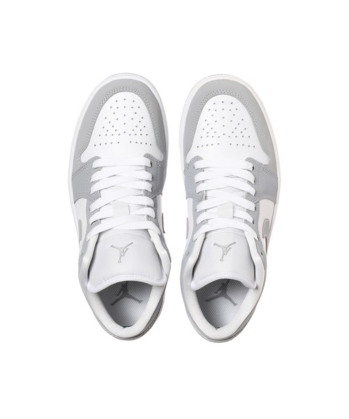 JORDAN BRAND(ジョーダンブランド)の「NIKE WMNS AIR JORDAN 1 LOW DC0774-105(スニーカー・メンズ・ホワイト・27cm/23.5㎝/24.5㎝/25㎝/23㎝/26cm/26.5cm/24㎝/27.5cm/28cm)」の4枚目の写真