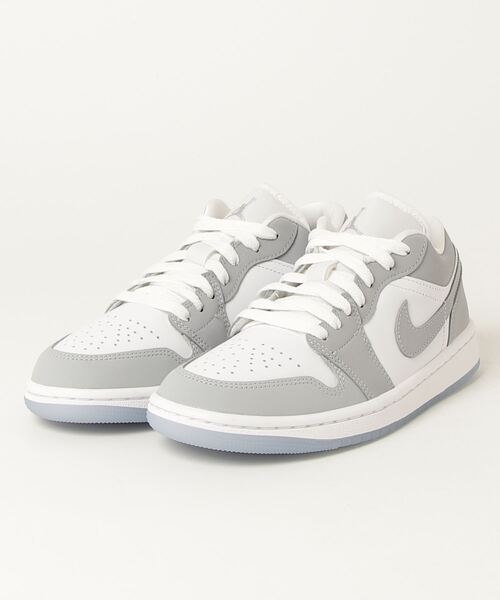 JORDAN BRAND(ジョーダンブランド)の「NIKE WMNS AIR JORDAN 1 LOW DC0774-105(スニーカー・メンズ・ホワイト・27cm/23.5㎝/24.5㎝/25㎝/23㎝/26cm/26.5cm/24㎝/27.5cm/28cm)」の7枚目の写真