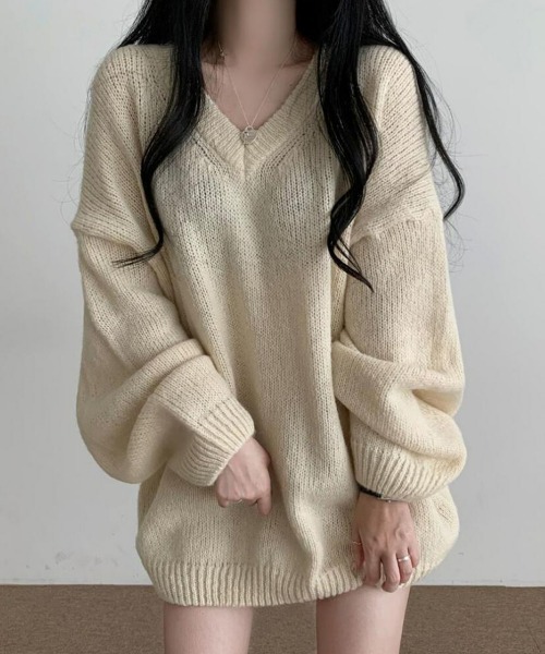 SEU(エスイーユー)の「【小柄さんにおすすめ】ニットトップス レディース オーバーサイズ Vネックニットプルオーバー オフィスカジュアル きれいめカジュアル 韓国風(ニット/セーター・レディース・アイボリー/グレー/ブルー/ピンク/ベージュ・フリー)」の9枚目の写真