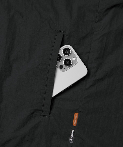 TIGHTBOOTH PRODUCTION（タイトブースプロダクション）の「GOOPiMADE x TIGHTBOOTH Tech Uniform Zip Shirt / グーピーメイド x タイトブース テック ユニフォーム ジップ シャツ（シャツ/ブラウス・メンズ・グレー/ブラック/オリーブ・1/2/3）」の18枚目の写真