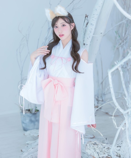 Tika(ティカ)の「コスプレ アニマル 巫女 狐 体型カバー 長袖 ロング丈 オープンショルダー リボン 和装 4点セット コンカフェ(コスチューム/パーティーグッズ・レディース・ホワイト×レッド/ホワイト×ピンク・M)」の1枚目の写真