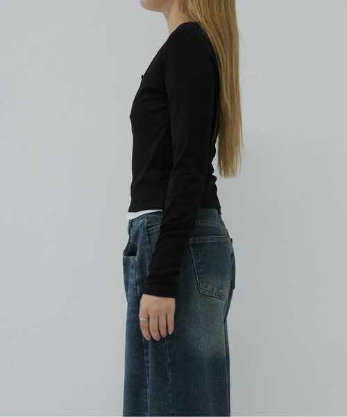 Enewd nina（エニュードニーナ）の「バイカラーレイヤード風トップス（Tシャツ/カットソー・レディース・ブラック/カーキ・FREE）」の10枚目の写真